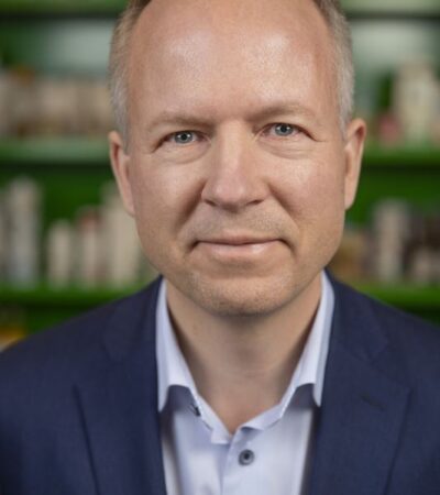 8 av 10 ledningsgrupper domineras av män. 1/4 av börsens bolag saknar kvinnor i ledningsgrupp